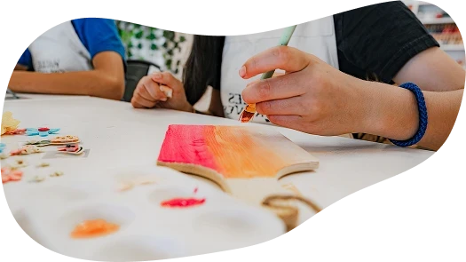 peinture d'une planche en bois