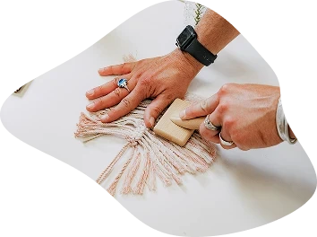 brossage des poils en macramé